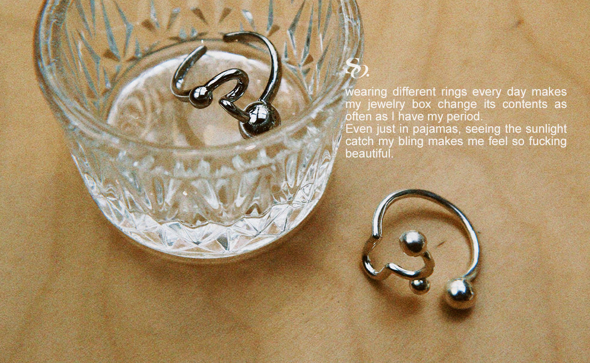 Dot line ring