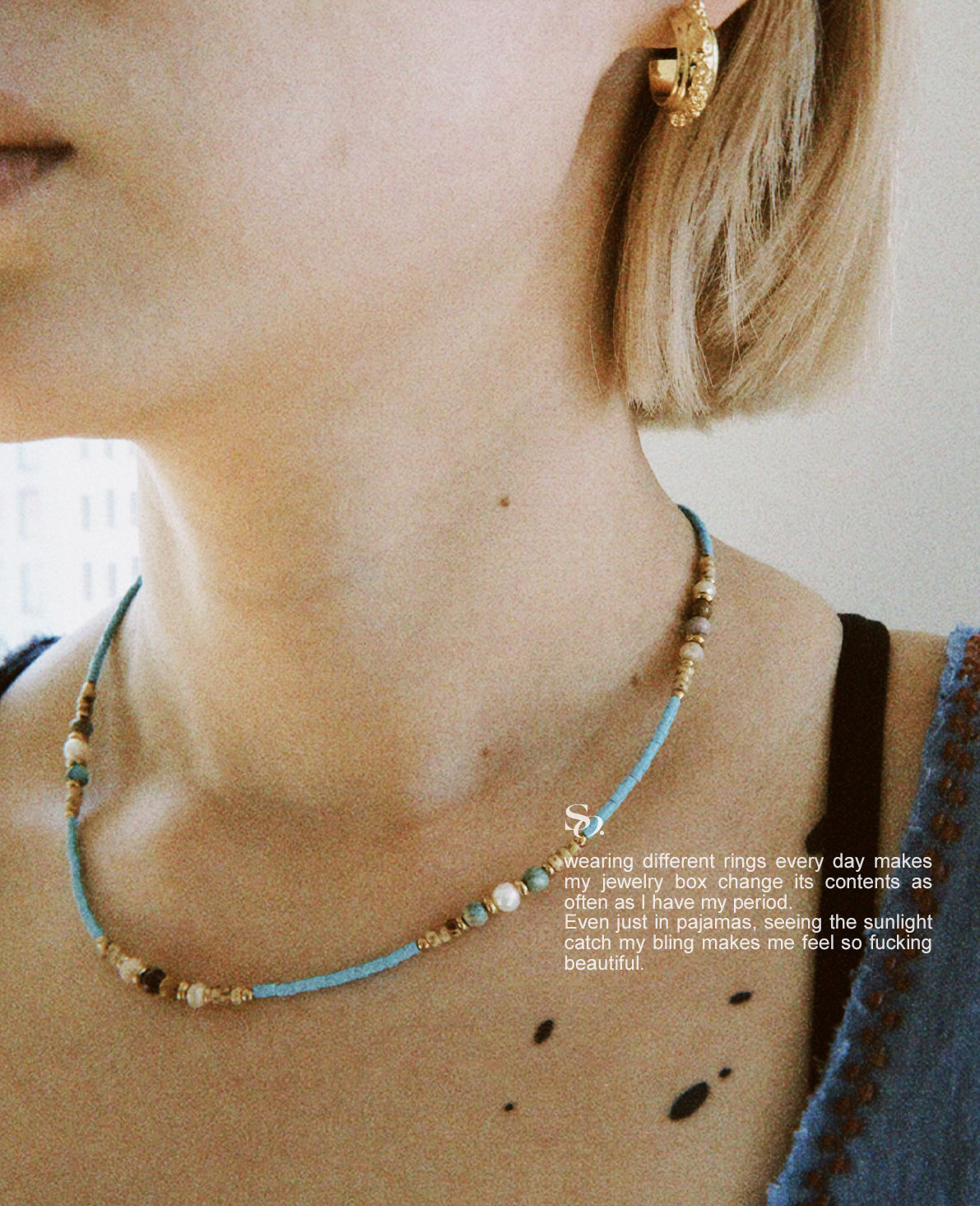 Half blue floral necklace
