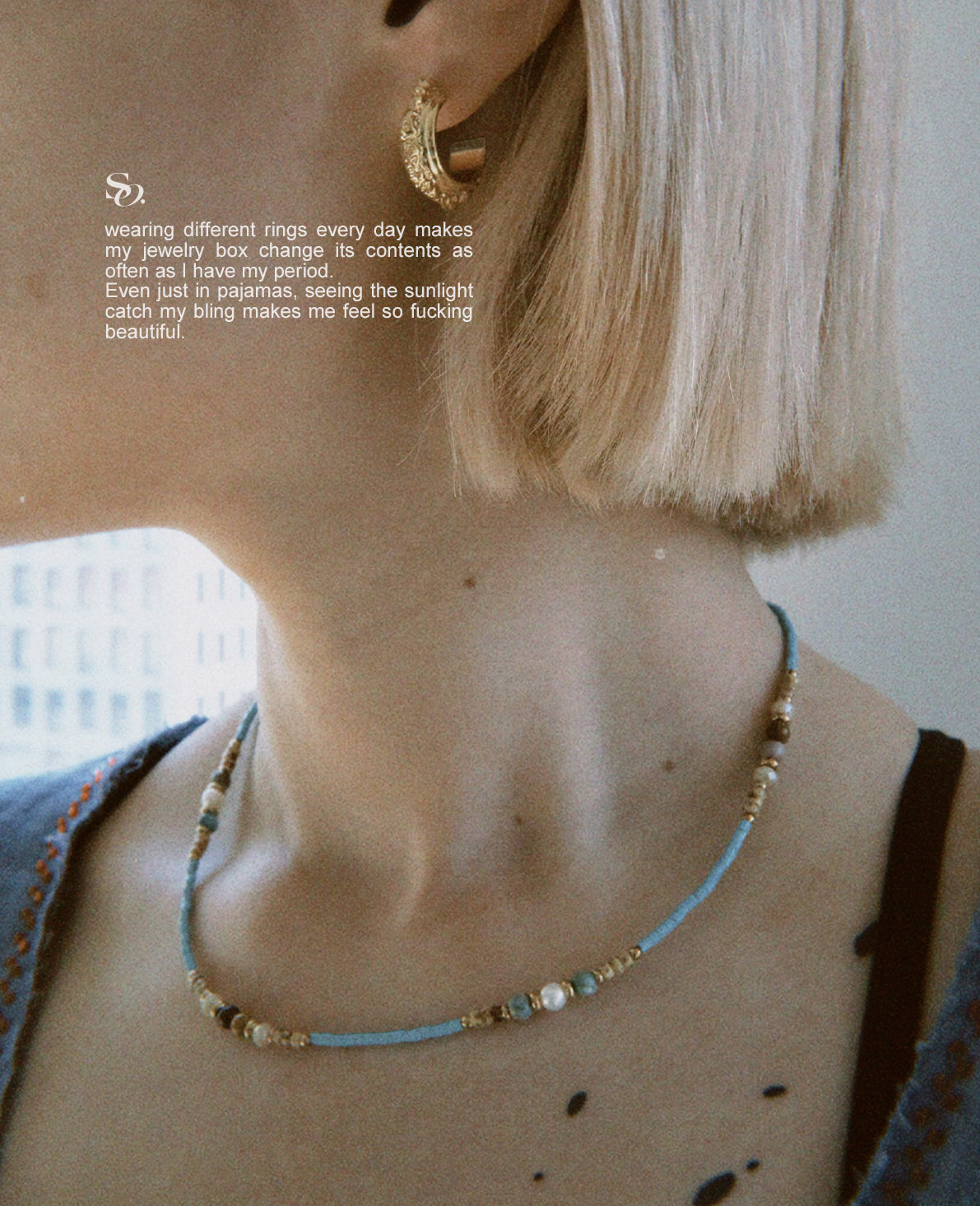 Half blue floral necklace
